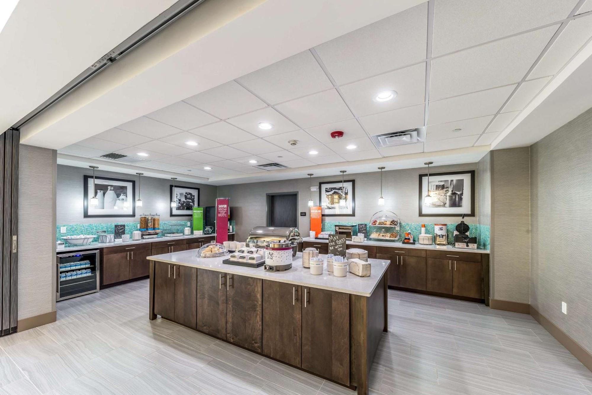 普赖尔汉普顿套房酒店 Pryor Creek 外观 照片